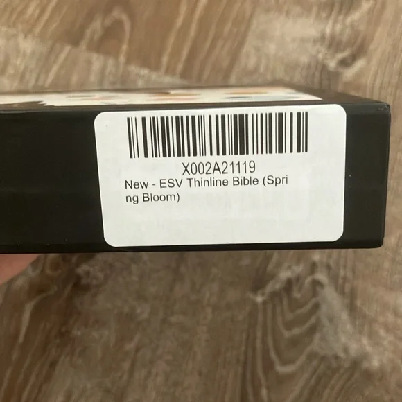 Floral Thinline Bible | ESV Large Print - Picture 5 of 6